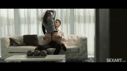 Сучка пристает к другу мужа ради лучшего оргазма №2