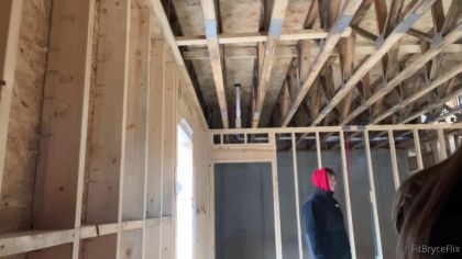 Втихаря ебет студентку раком втайне от друзей №1