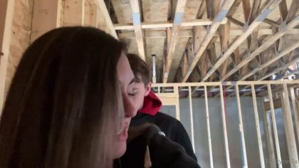 Втихаря ебет студентку раком втайне от друзей №3