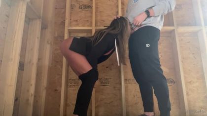 Втихаря ебет студентку раком втайне от друзей №5