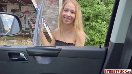 Подвез молодую незнакомку и выебал в машине №1