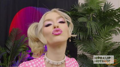 Худая шлюха выебана в жопу грубым парнем №1