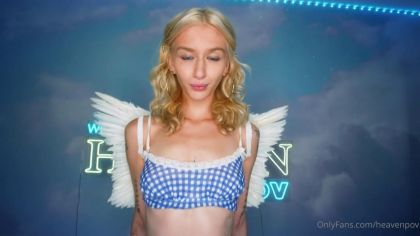 Худая шлюха глубоко сосет и лижет очко мужика №1