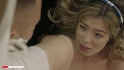 Студентка в юбке наслаждается членом друга №5