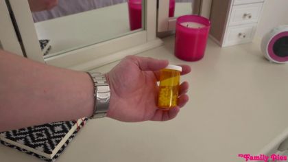 Сестренка сосет брату и хочет трахаться №2