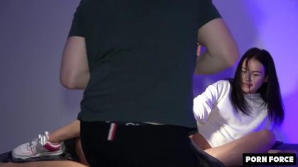 Бородатый чувак выебал дочку новой жены №4