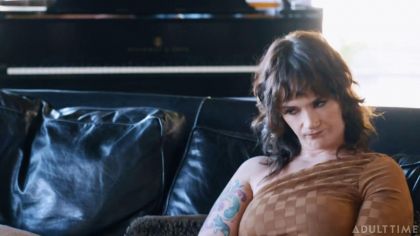 Застала лесби за ласками и сделала куни №2