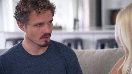 Сестра затащила брата в постель для горячего траха №1