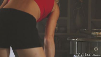 Лесби-танго: тела трутся, души в экстазе №1