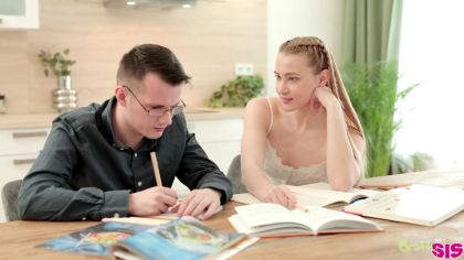 Пахаться гораздо интереснее, чем заниматься скучными уроками №1