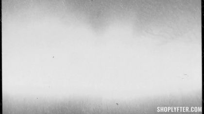 На что способна охранница магазина? №1