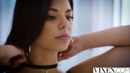 Деваха благодарит соседа за куни королевским минетом с заглотом яиц №1