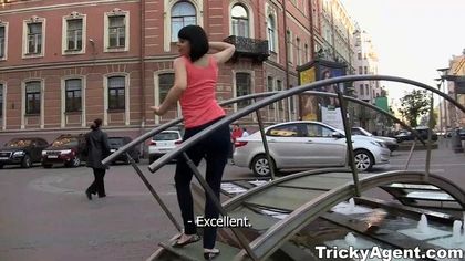 Мужик хочет выебать танцовщицу на кастинге в теплую пилотку №1