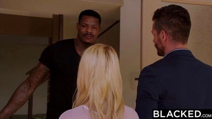 Блонди прыгает все утро на члене бородатого негра и сквиртит №1