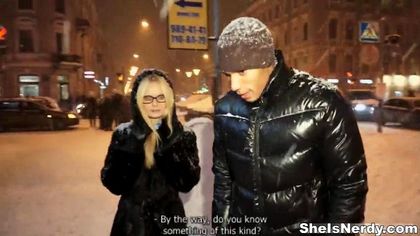 Эрик получает от студентки в очках очень глубокий и качественный минет №1