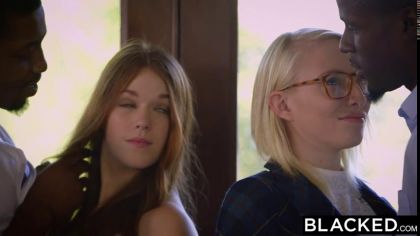 Рыжая телка трахается с двумя неграми и получает целых два оргазма №3