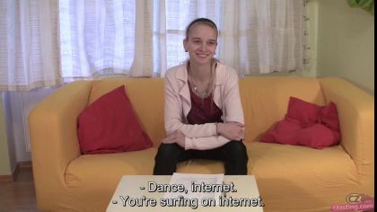 Худая блондинка дает в промежность агенту на своем первом порно кастинге №1