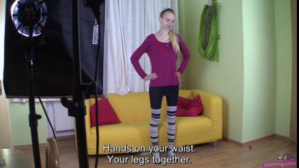 Худая блондинка дает в промежность агенту на своем первом порно кастинге №2