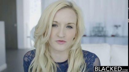 Блондинка встала раком, чтобы трахнуться в сочную письку с негром №1