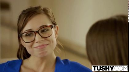 Двойное проникновение в похотливую девушку с маленькими сиськами №1