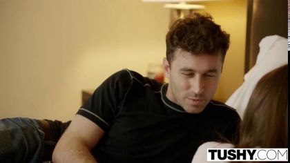 Двойное проникновение в похотливую девушку с маленькими сиськами №2