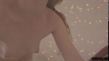 Девушка мастурбирует и трахает свою киску секс игрушками №10