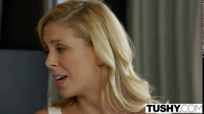 Блондинка в чулках трахается в анал со своим бородатым приятелем №1