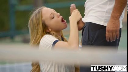 Тренер по теннису трахает в анал блондинку с маленькими сиськами №3