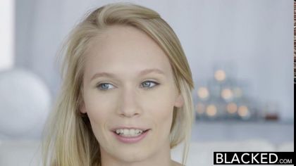 Блондинка на члене негра извивается и стонет от удовольствия пока не кончит №1