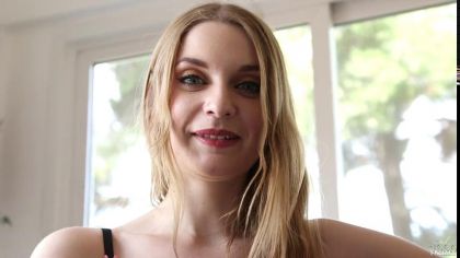 Опытная телка шикарно отсасывает член своему бойфренду и пробует сперму №2