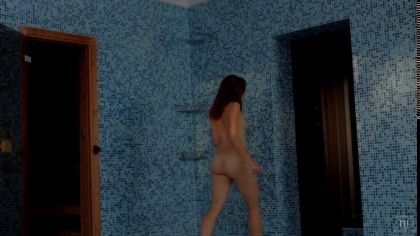 Рыжеволосая девка извивается на члене своего приятеля и кончает №1