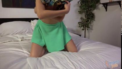 Рыжая телка с мохнатой киской классно дрочит член своего приятеля №2