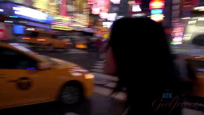 Студентка впивается глубоким ротиком в бритый хер зрелого учителя на кровати №2