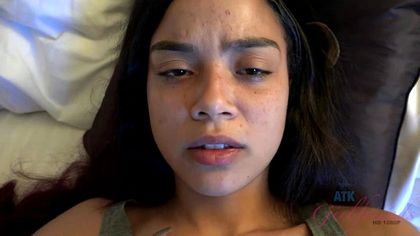 Мулатка со стоячими сиськами полирует вагиной хер ебаря и кончает №2