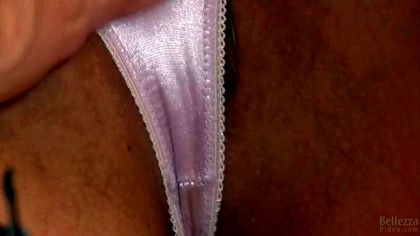 Две пьяные подруги снимают платья и растягивают писечки руками №3