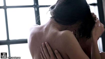 Боксер снял серые брюки и выдал в горло и ватрушку девушки длинный пенис №8